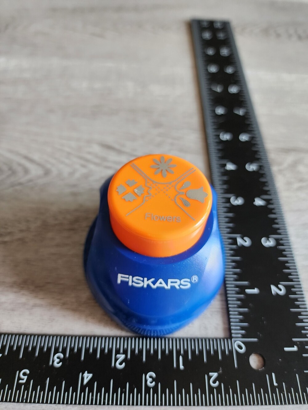 Fiskars Flowers Paper Punch Stamper Paper Crafts #42
